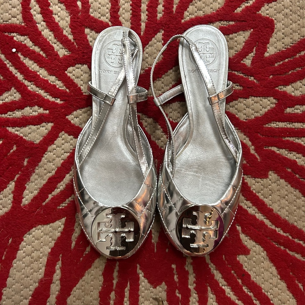 Tory Burch Quilted Silver Metallic Slingback “Reva” ballet flats Size 7M